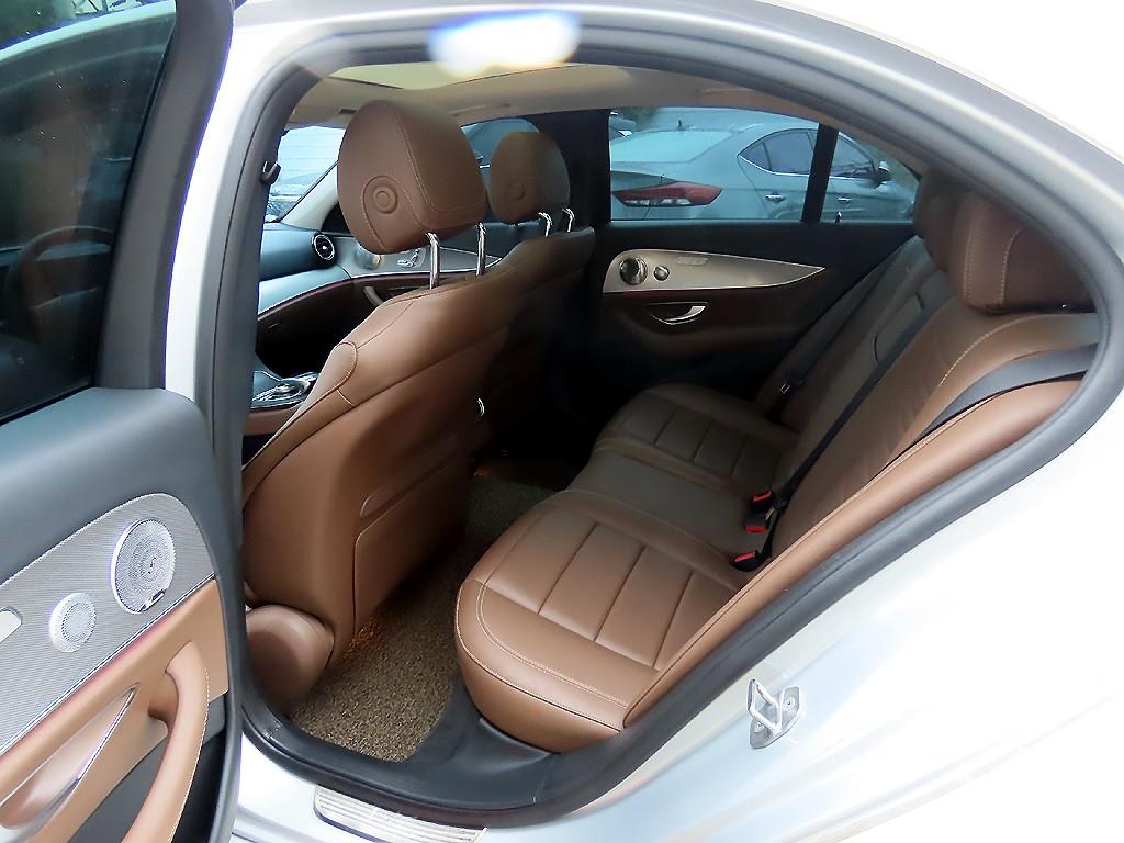 Mercedes Benz E class - Vista 6