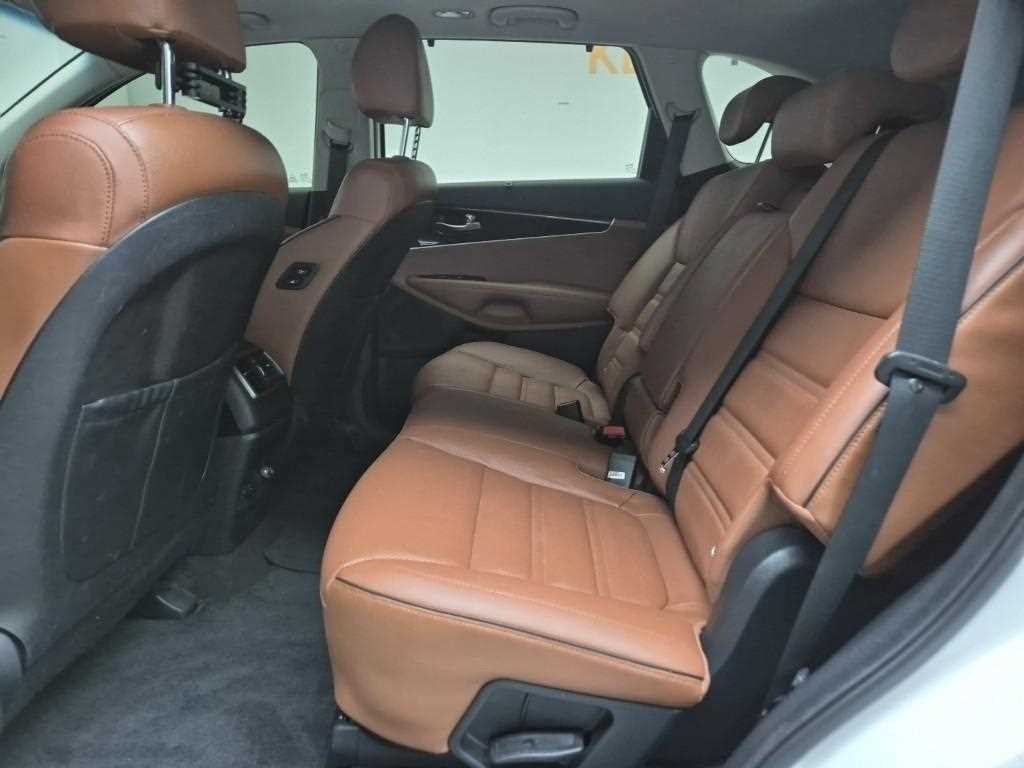 KIA Sorento - Vista 12