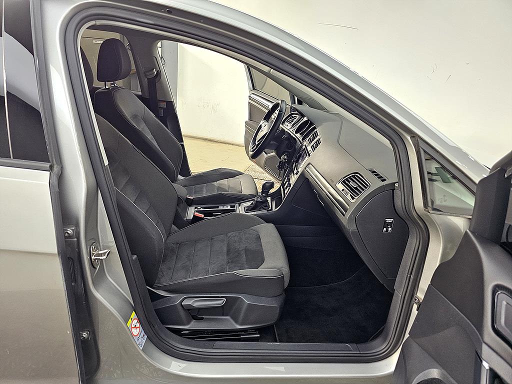 Volkswagen Golf - Vista 11