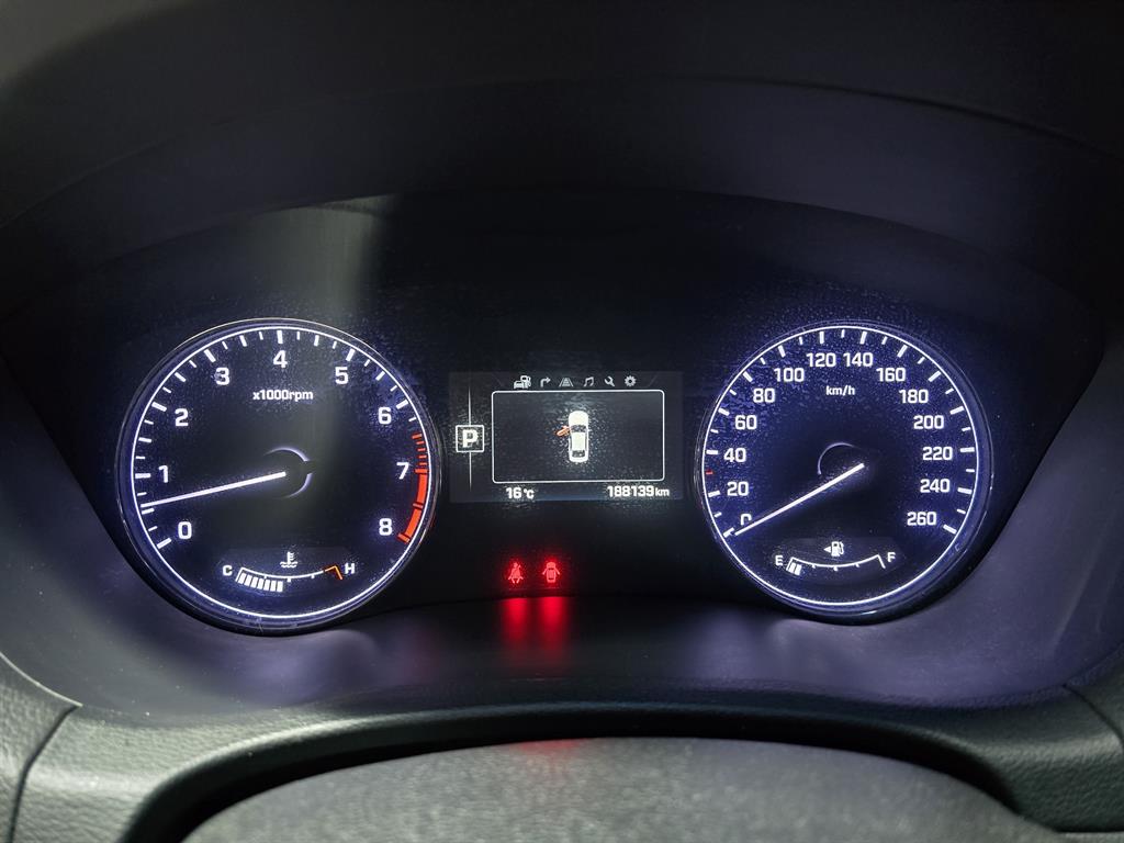 HYUNDAI Genesis - Vista 9