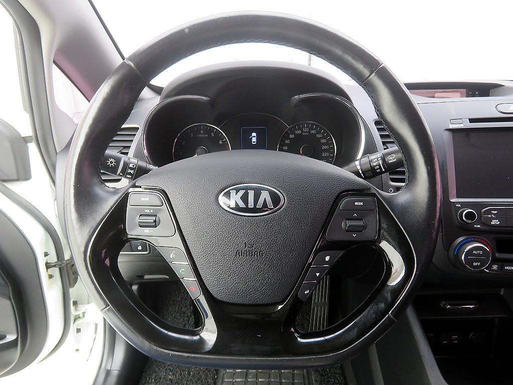 KIA K3 - Vista 10