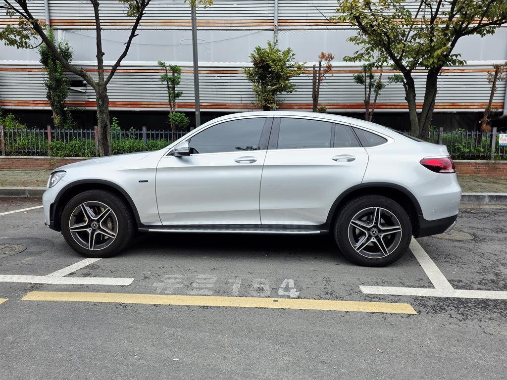 Mercedes Benz GLC Class - Vista 4