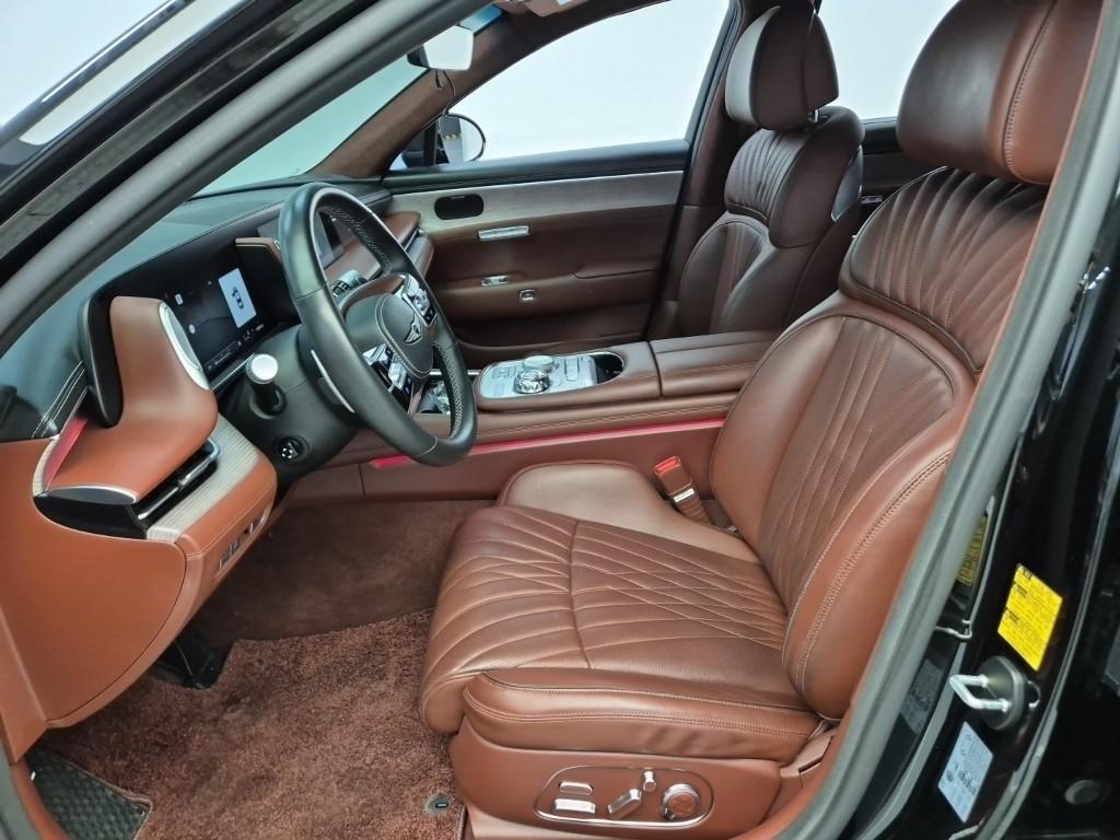 Genesis G90 - Vista 11