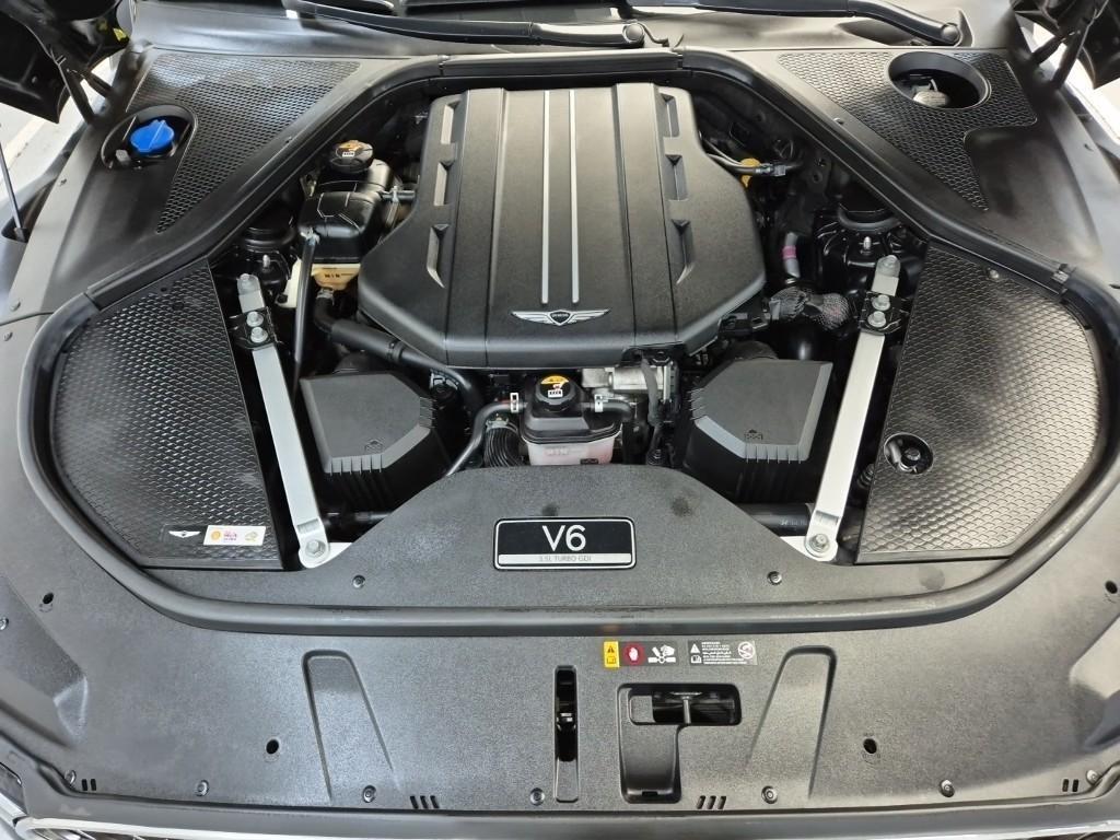 Genesis G90 - Vista 5