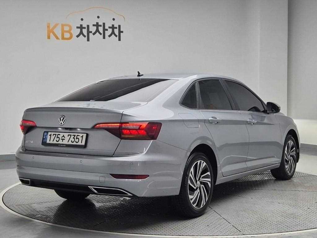 Volkswagen Jetta - Vista 4