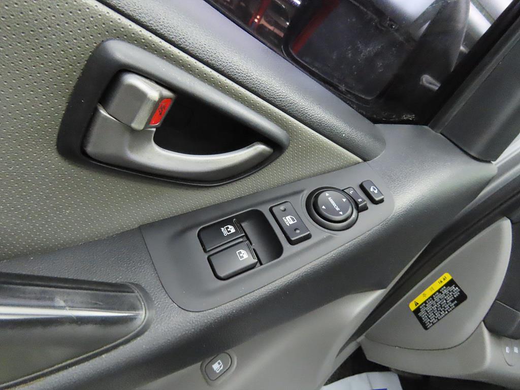 HYUNDAI Starex - Vista 12