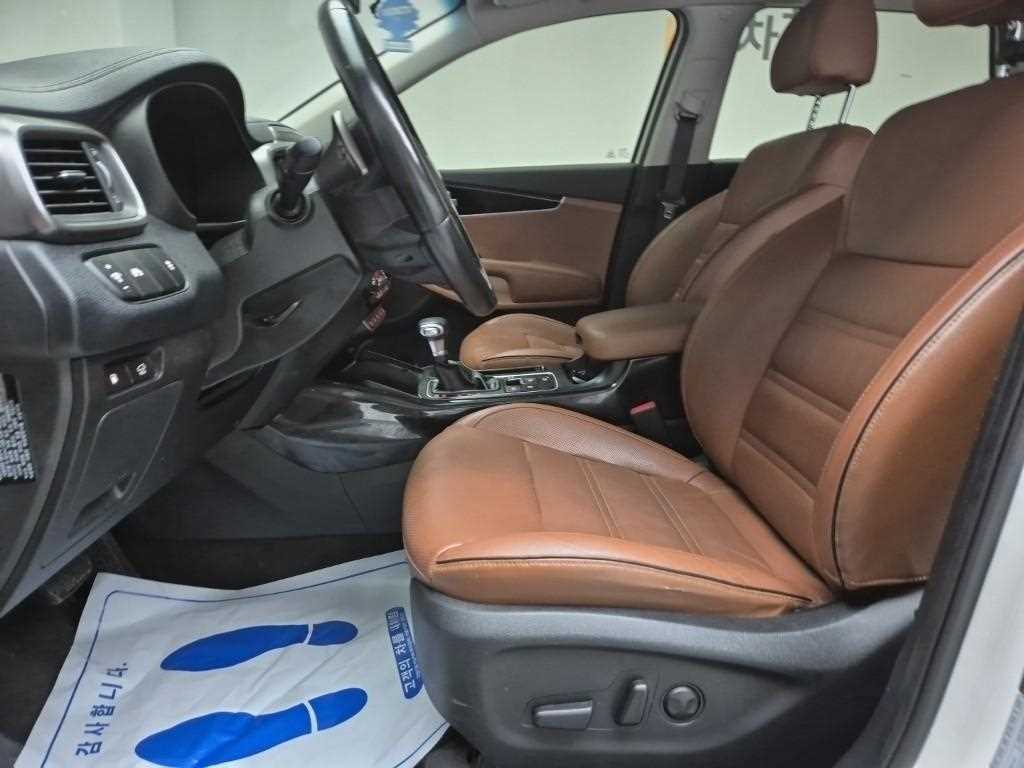 KIA Sorento - Vista 11