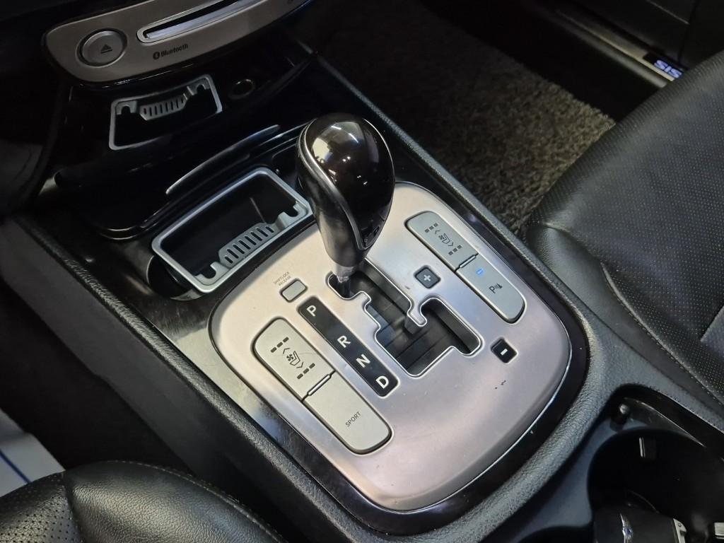 HYUNDAI Genesis - Vista 8