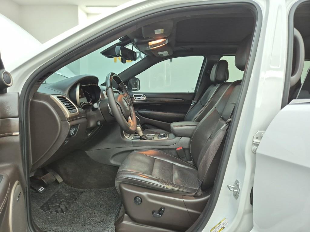 Jeep Cherokee - Vista 11