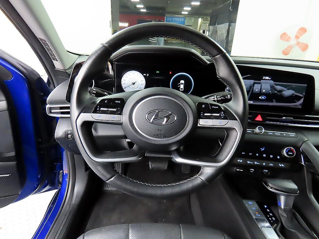 HYUNDAI Avante - Vista 9