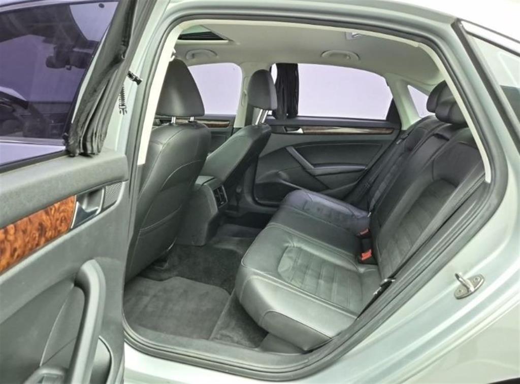 Volkswagen Passat - Vista 11