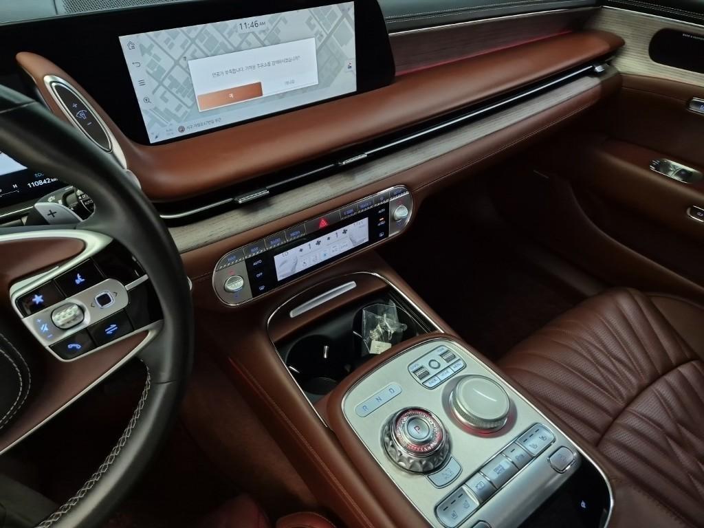 Genesis G90 - Vista 10