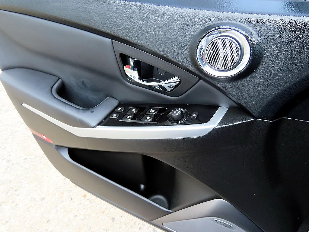 Ssangyong Korando - Vista 11