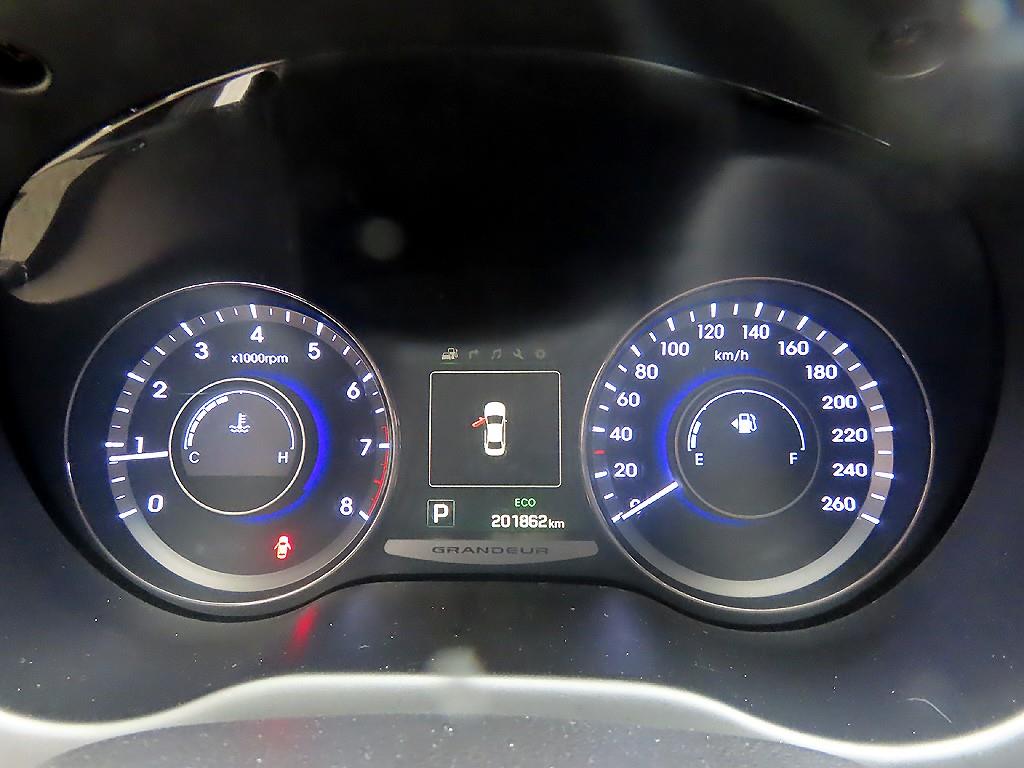 HYUNDAI Grandeur - Vista 9