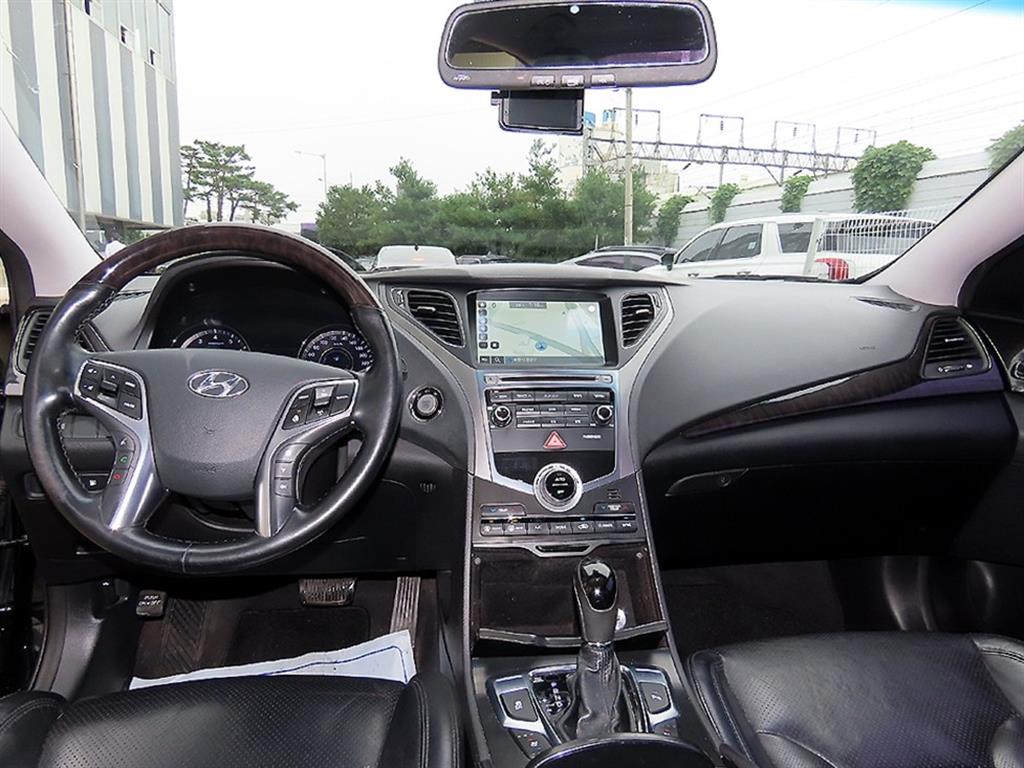HYUNDAI Grandeur - Vista 7