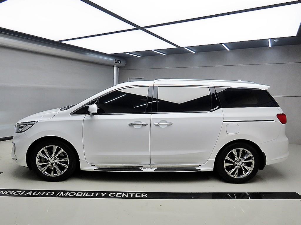 KIA Carnival - Vista 4