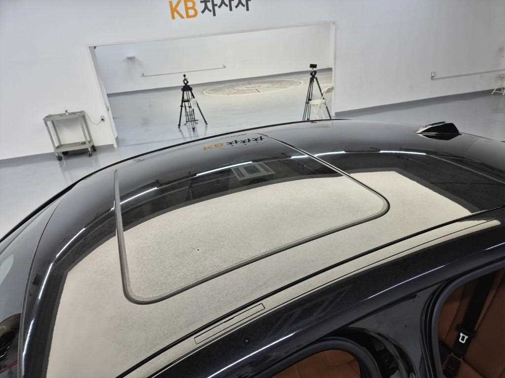 BMW 3 series 2023 Negro - Importación desde Corea - HF Imports Iquique - Foto 13