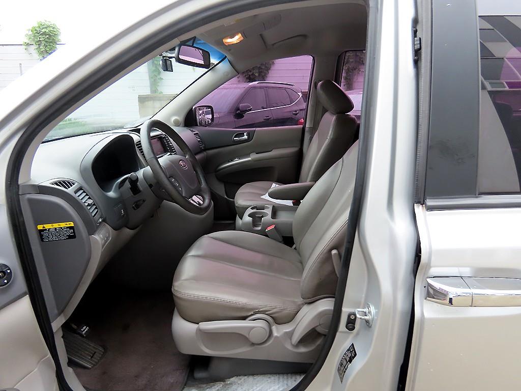 KIA Carnival - Vista 5