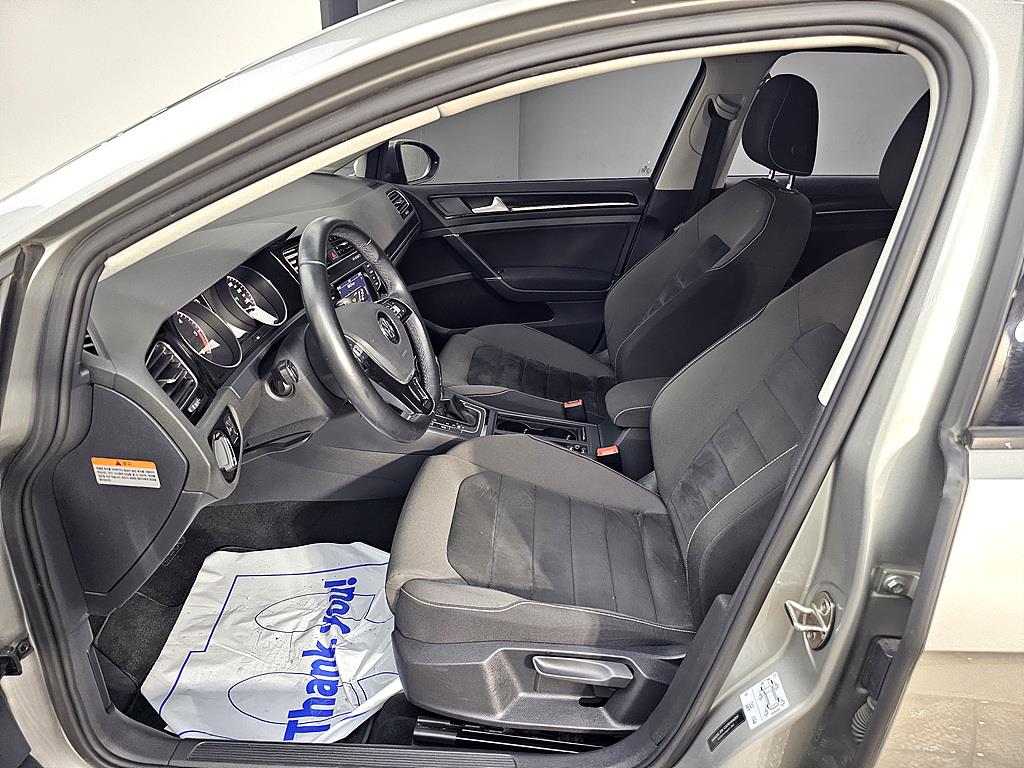 Volkswagen Golf - Vista 8