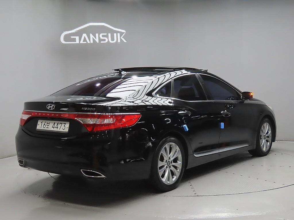 HYUNDAI Grandeur - Vista 7