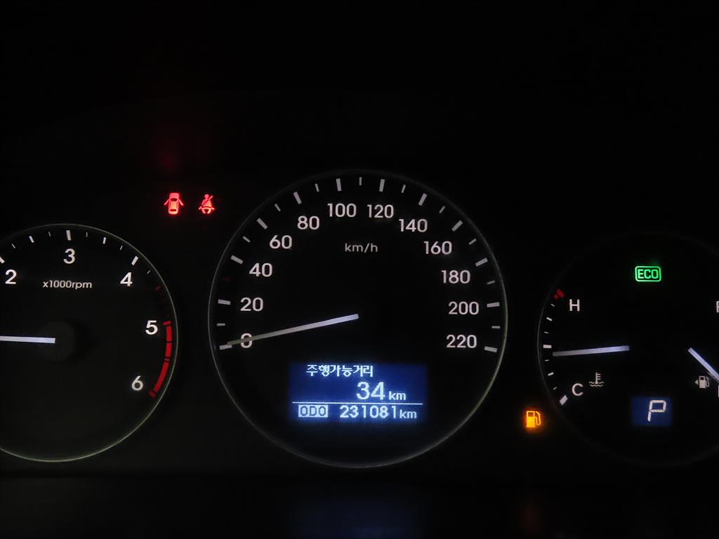 HYUNDAI Starex - Vista 9