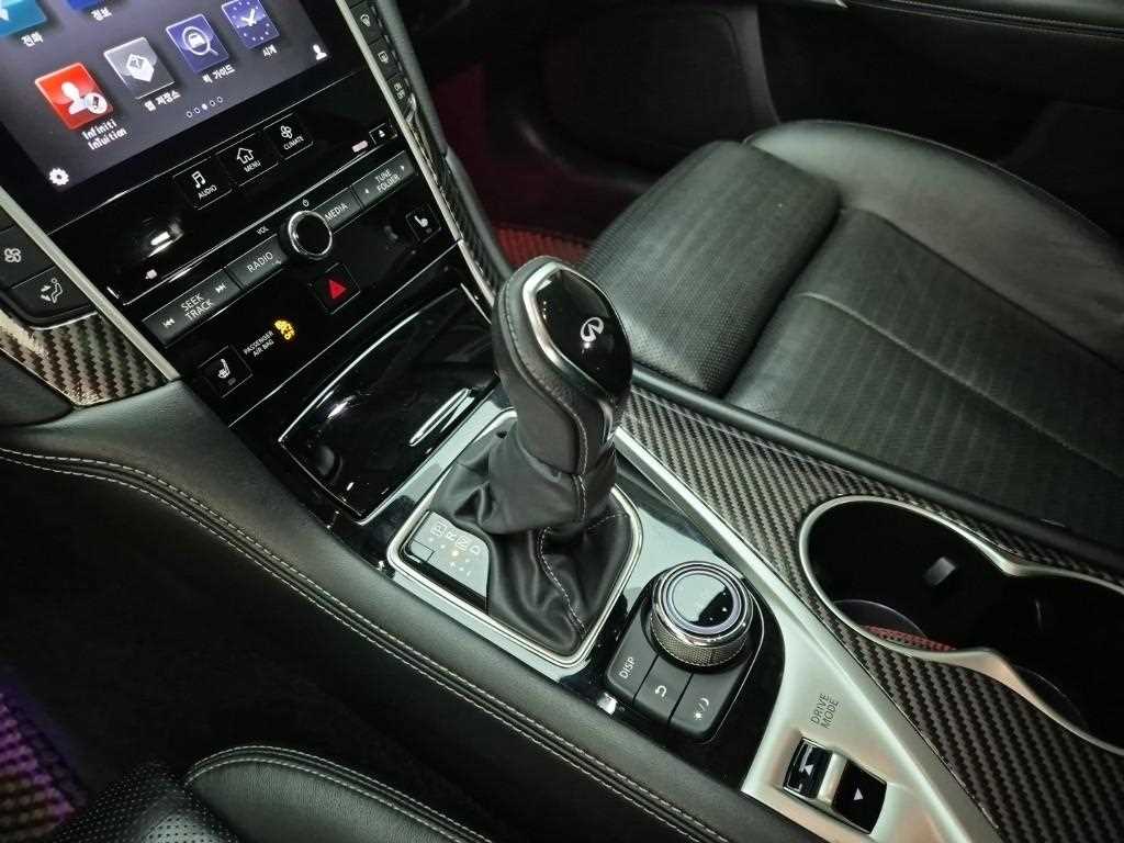 Infiniti Q - Vista 8