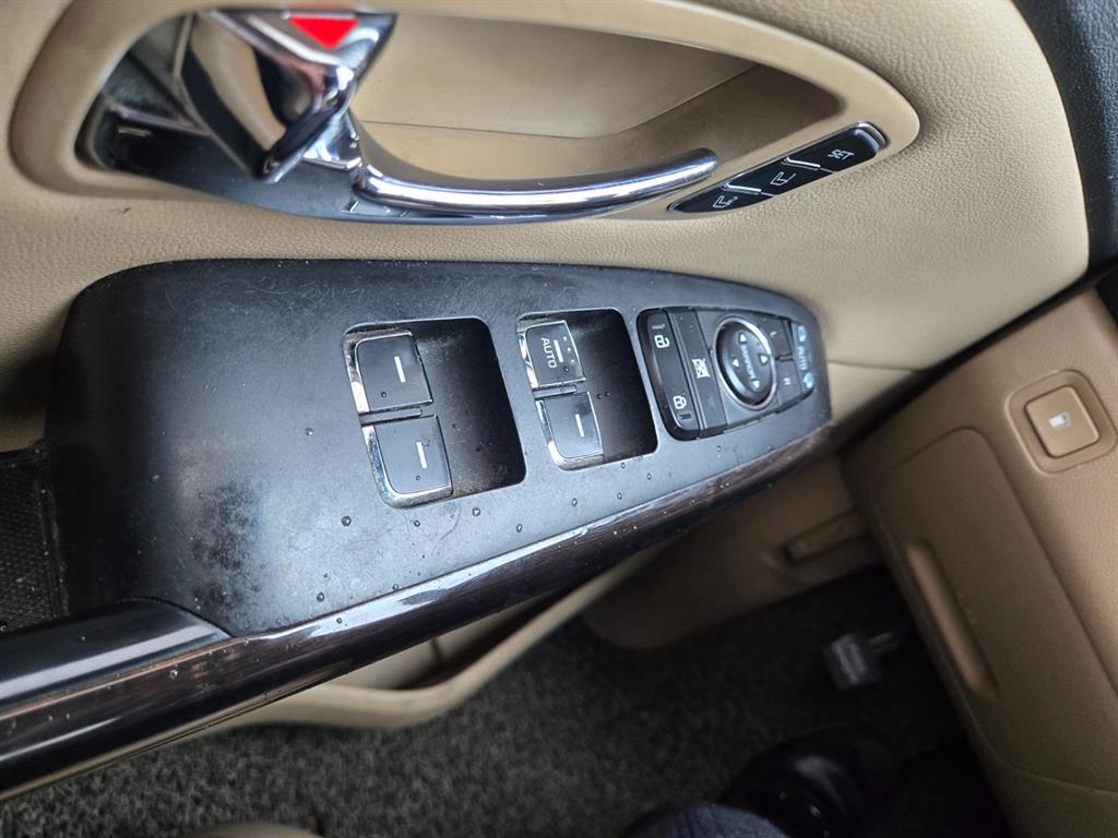 KIA Carnival - Vista 10