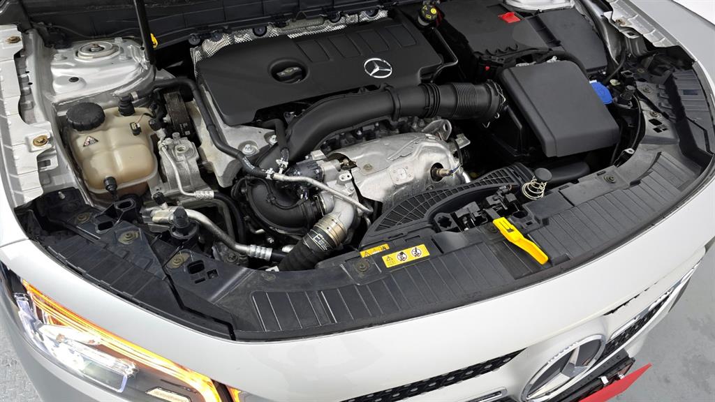 Mercedes Benz GLB Class - Vista 2