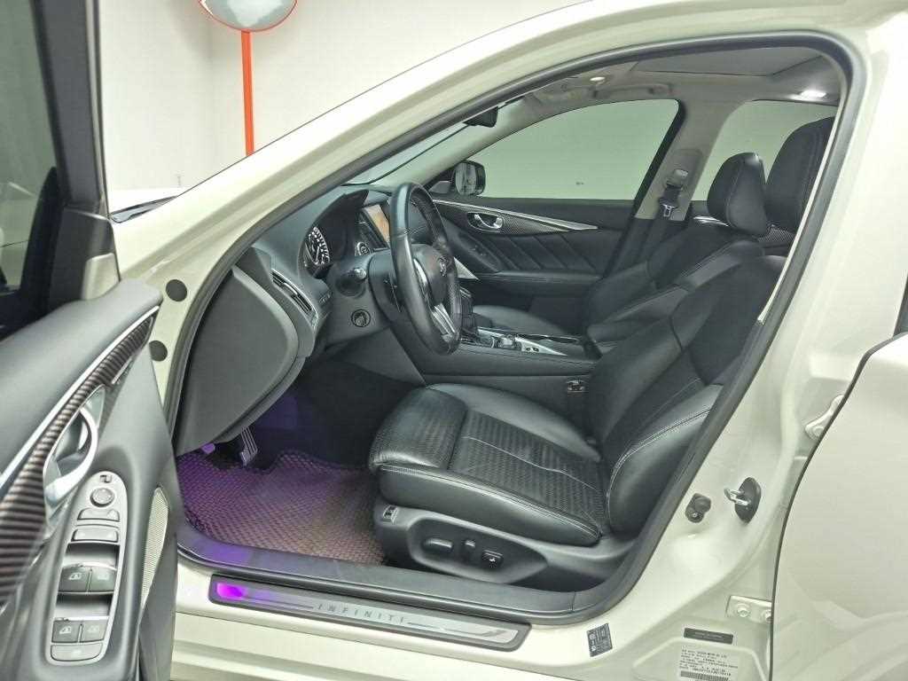 Infiniti Q - Vista 11