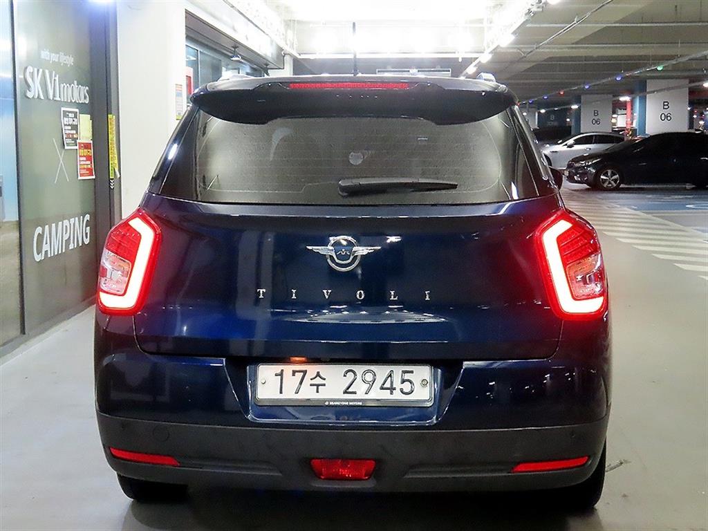 Ssangyong Tivoli - Vista 5