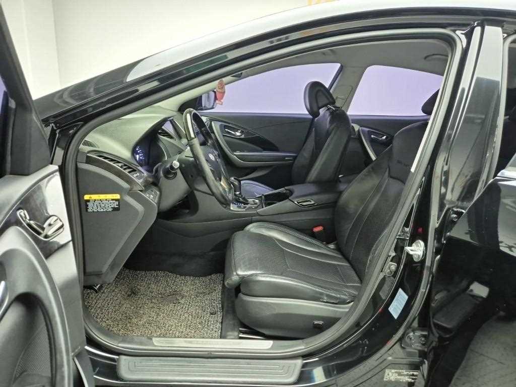 HYUNDAI Grandeur - Vista 11