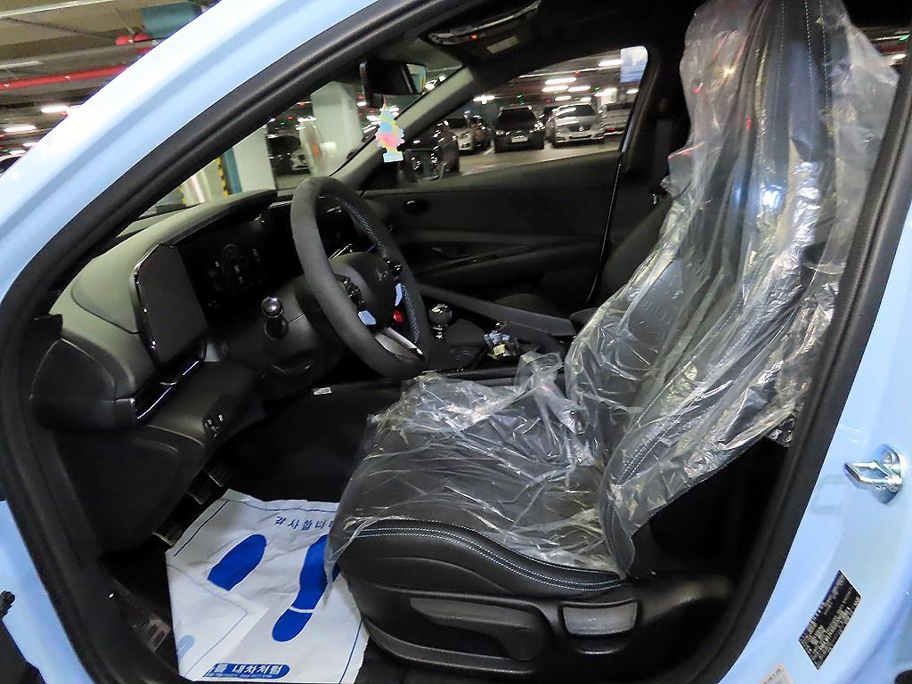 HYUNDAI Avante - Vista 6