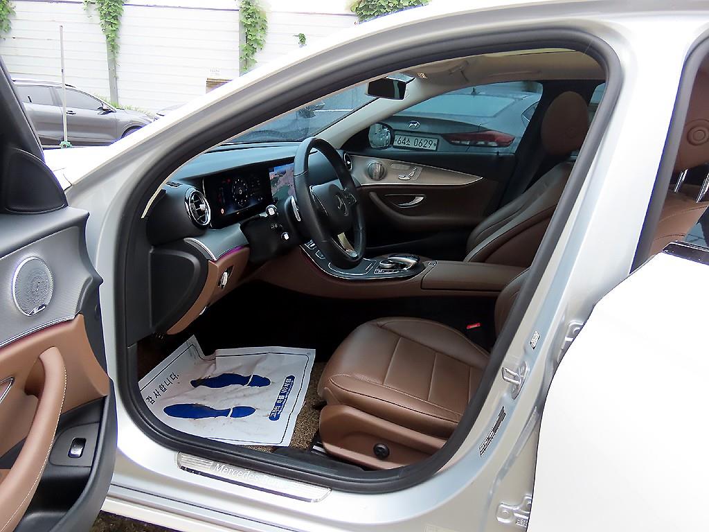 Mercedes Benz E class - Vista 5