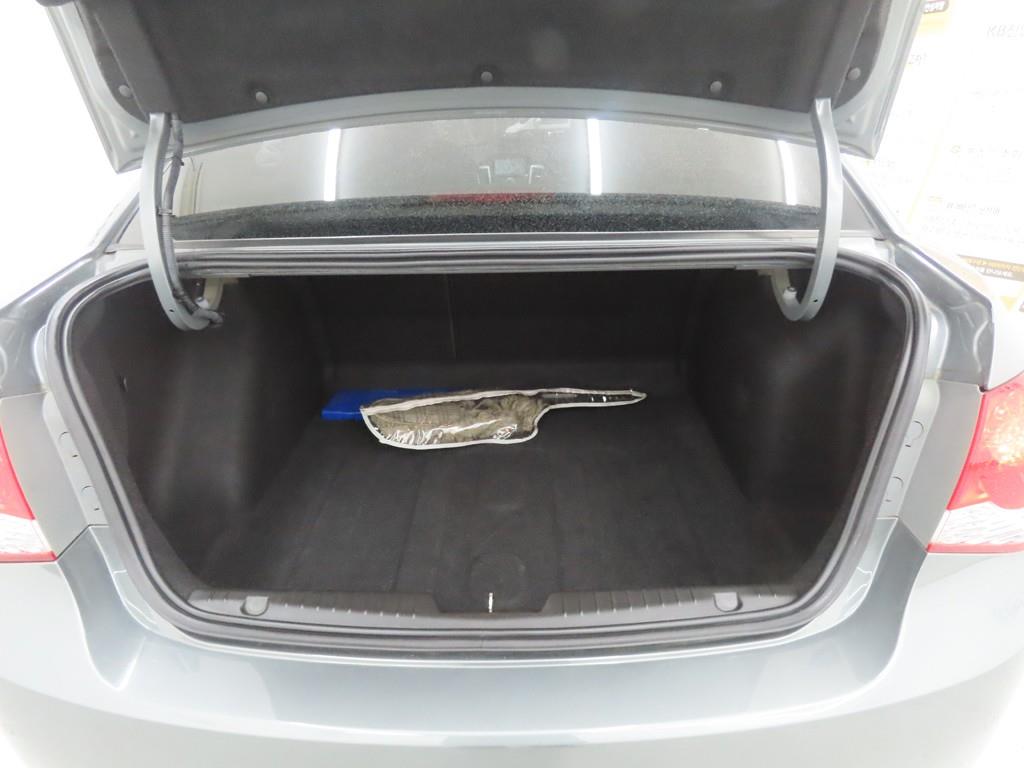 Chevrolet Cruise 2011 Gris - Importación desde Corea - HF Imports Iquique - Foto 19