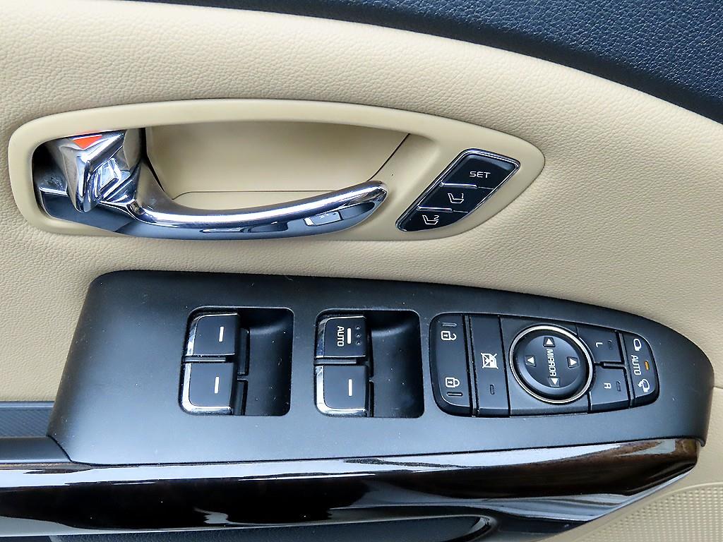 KIA Carnival - Vista 11