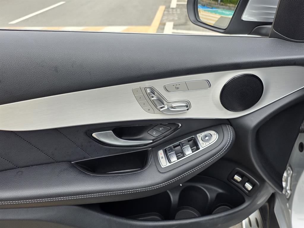 Mercedes Benz GLC Class - Vista 6