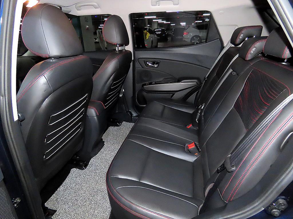 Ssangyong Tivoli - Vista 7