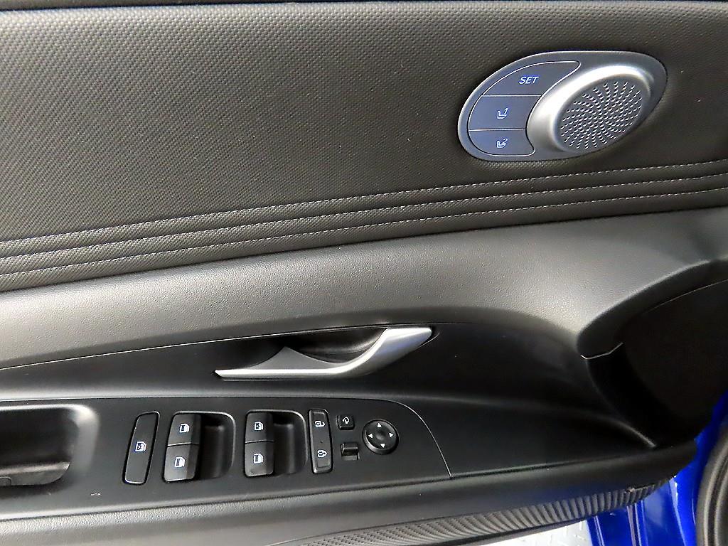 HYUNDAI Avante - Vista 11