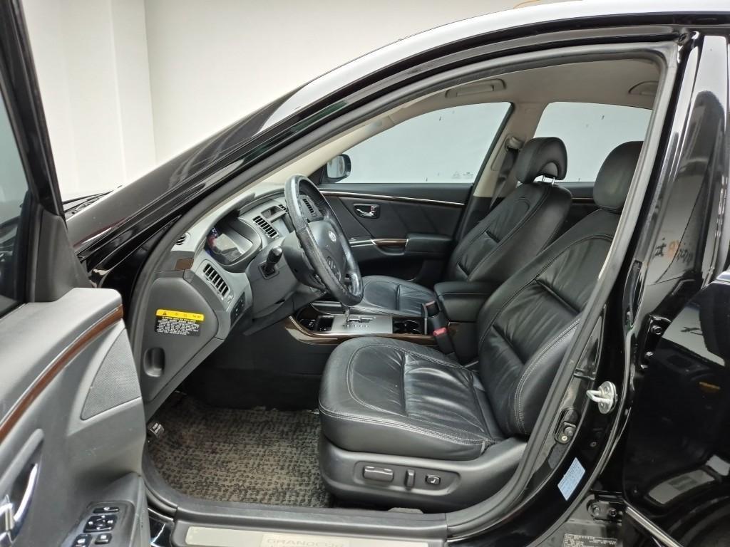 HYUNDAI Grandeur - Vista 11