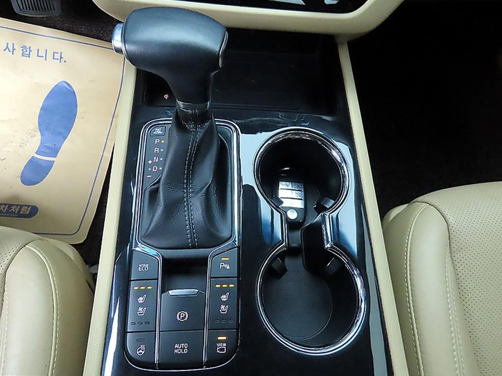 KIA Carnival - Vista 10