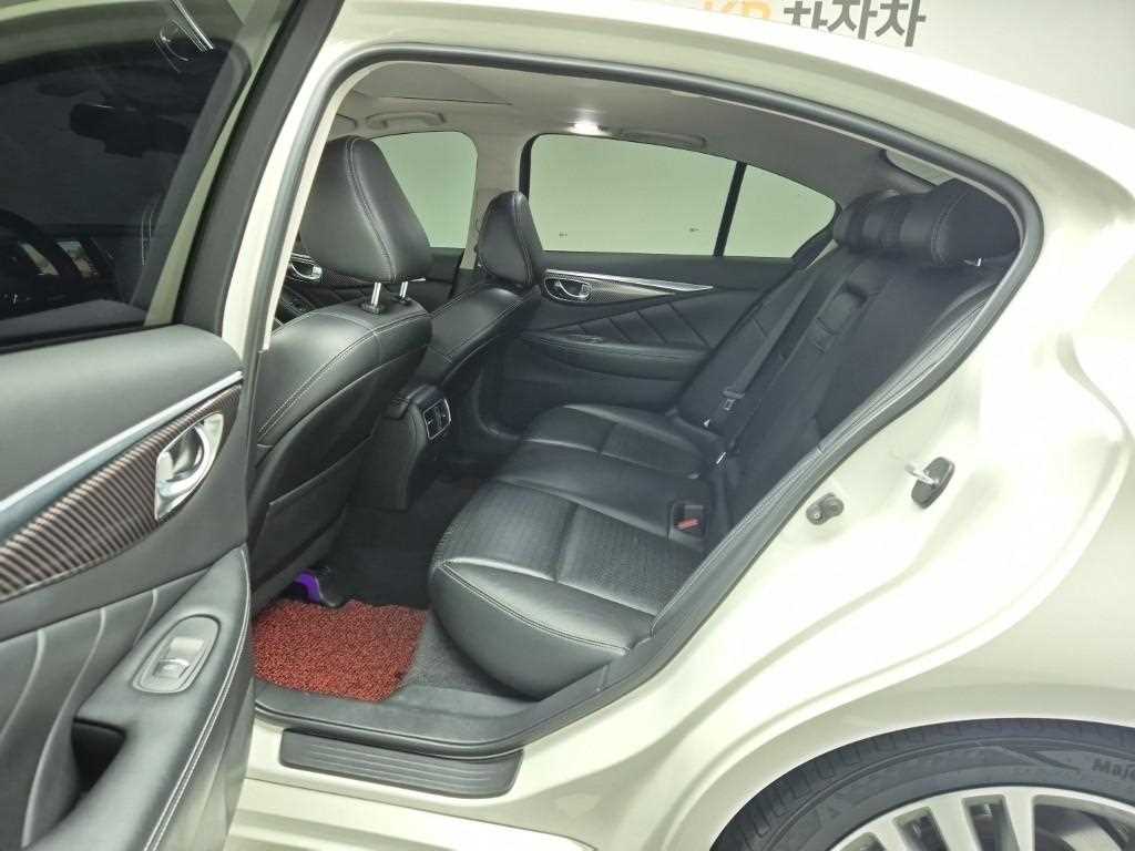 Infiniti Q - Vista 12