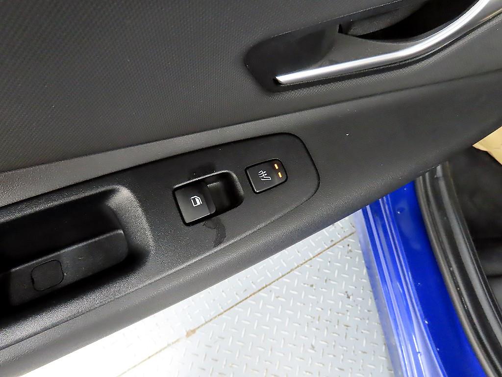 HYUNDAI Avante - Vista 12