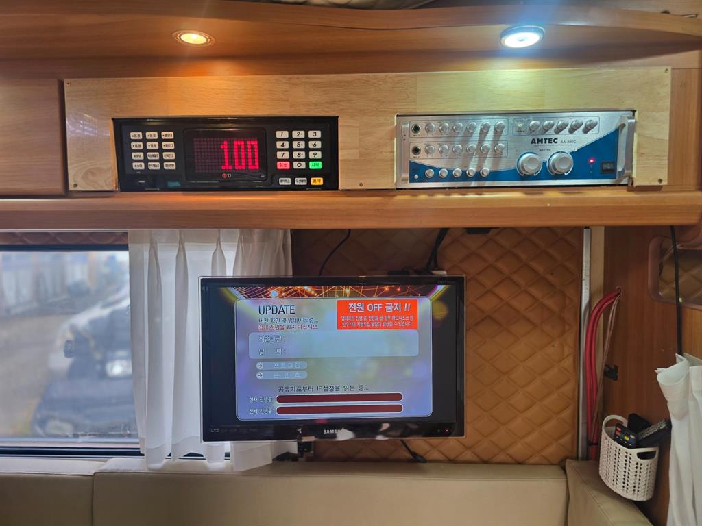 HYUNDAI Starex - Vista 11