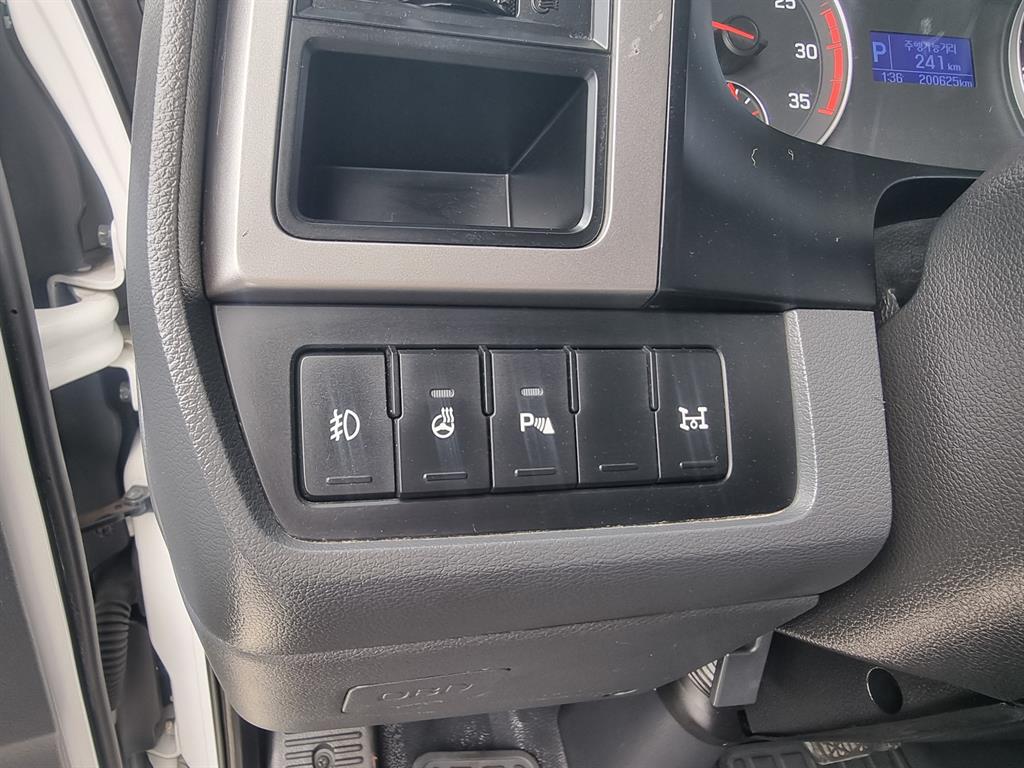 medium and large cargo truck 2021 Blanco - Importación desde Corea - HF Imports Iquique - Foto 16