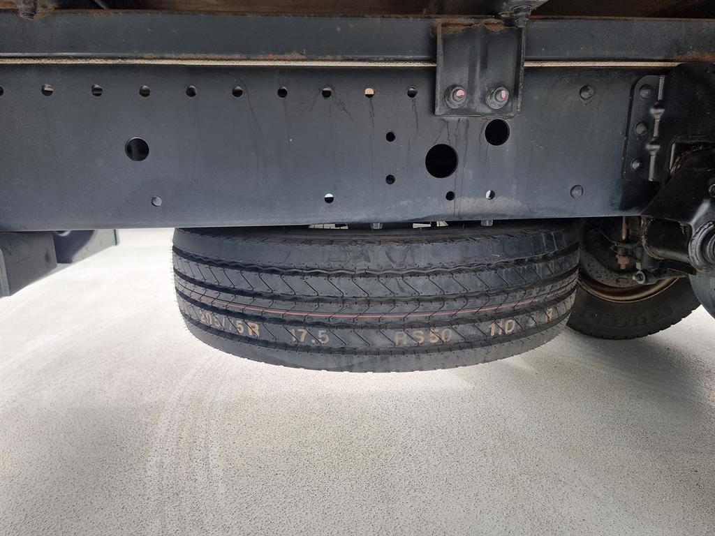 medium and large cargo truck - Vista 11