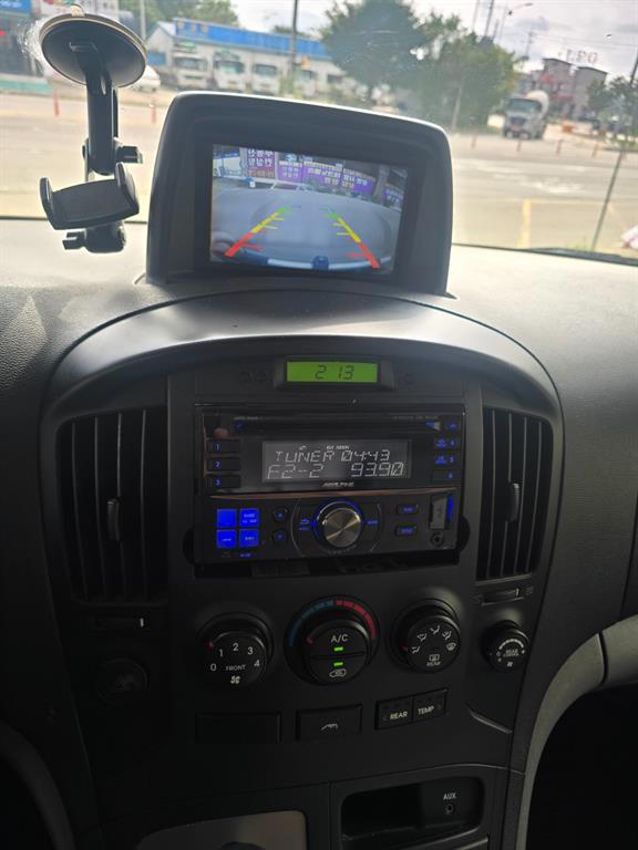 HYUNDAI Starex - Vista 7