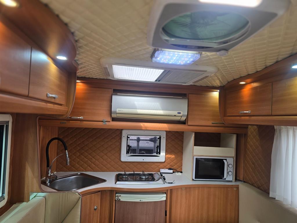 HYUNDAI Starex - Vista 10