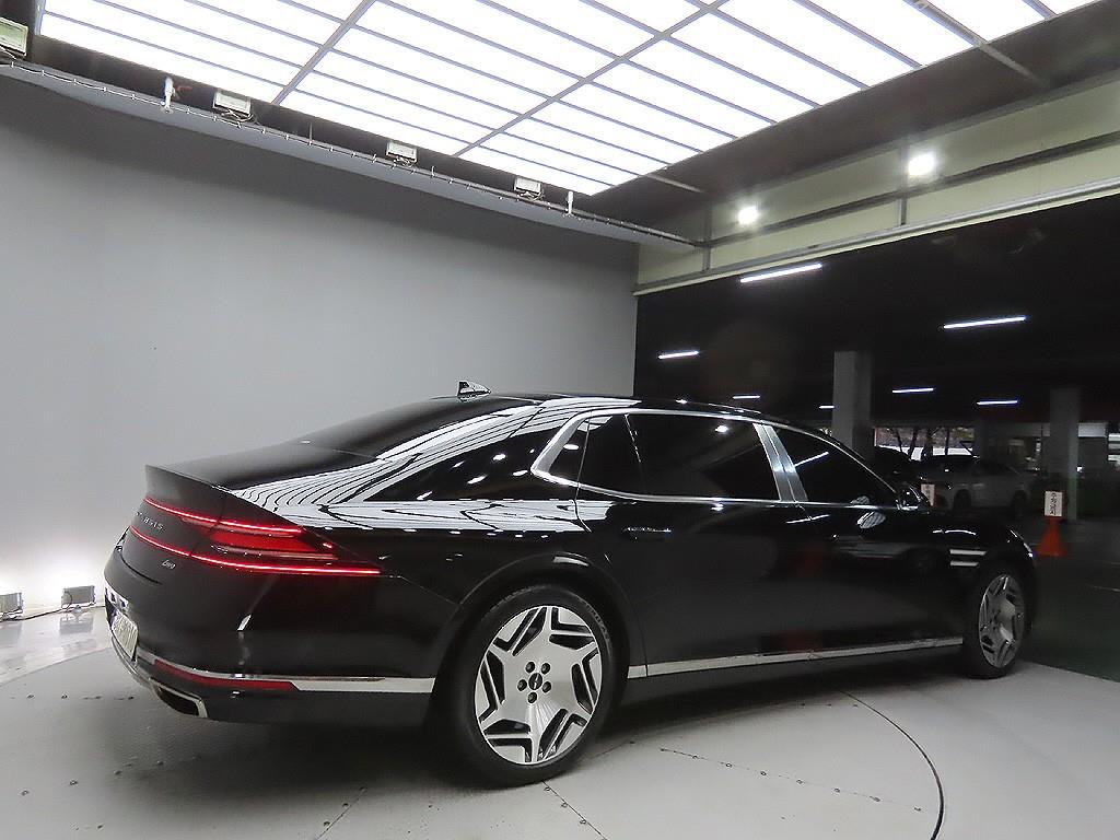 Genesis G90 - Vista 7