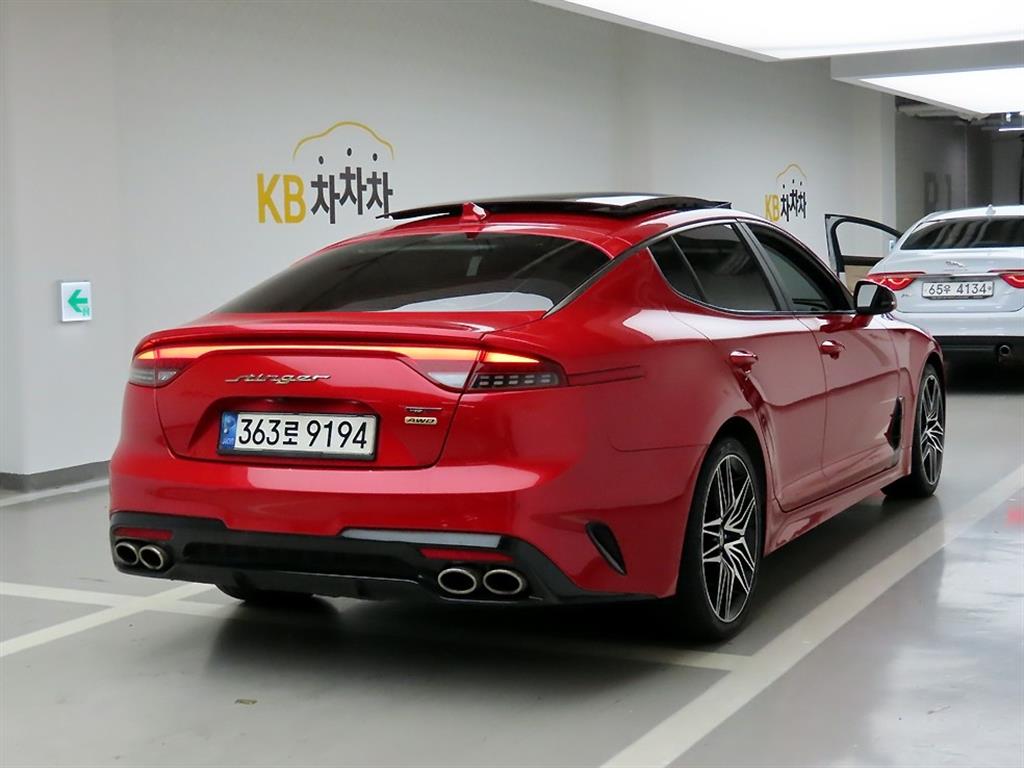 KIA Stinger - Vista 4