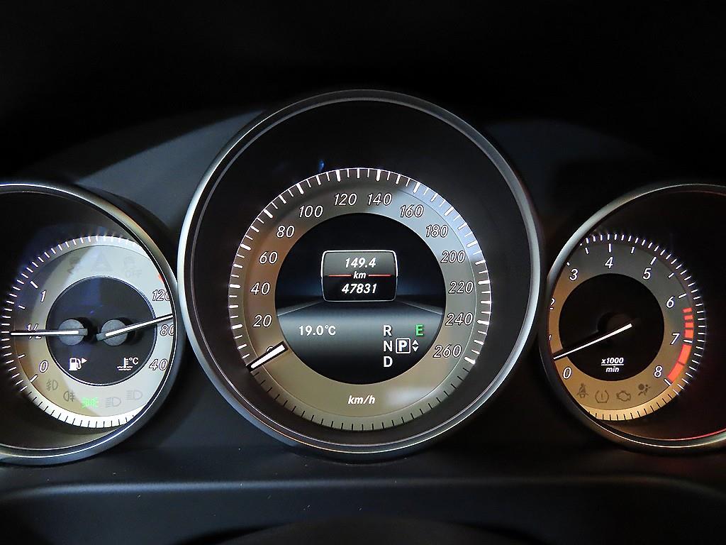 Mercedes Benz E class - Vista 9